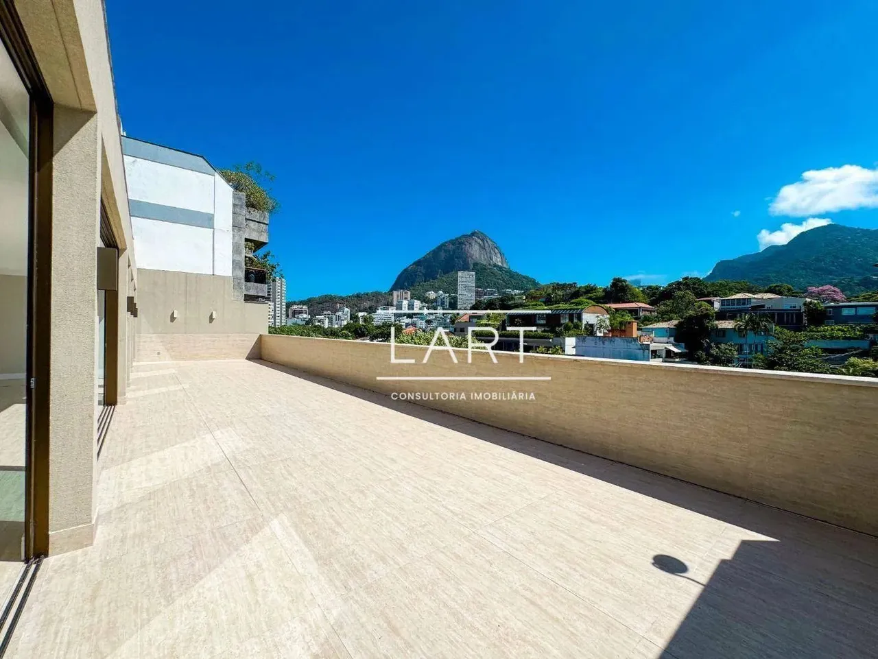 Apartamento com 4 dormitórios e varanda de vidro — photo 10