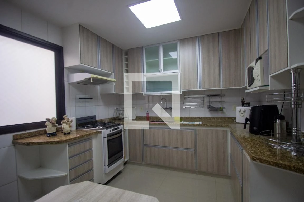 Apartamento mobiliado com 4 quartos e jacuzzi no prédio — photo 48