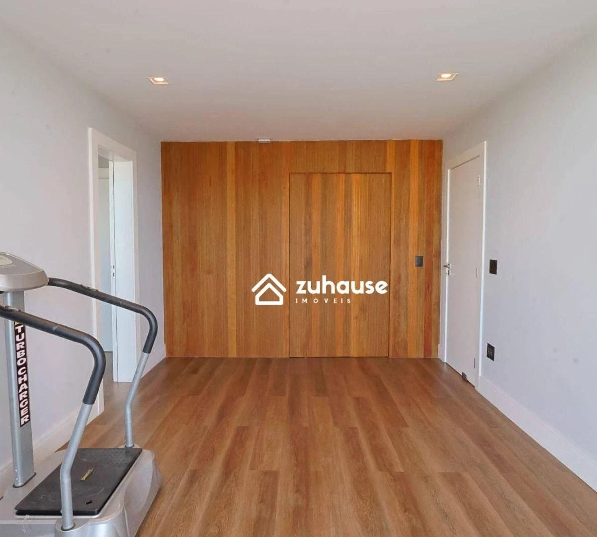 Casa sin amueblar de 622 m² con 5 suites y 6 plazas — photo 4