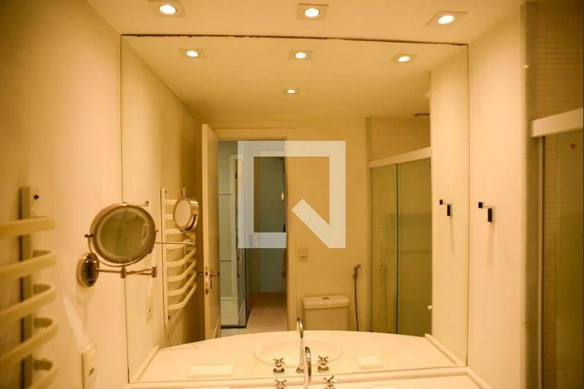 Washing machine in a 3-bedroom apartment, 160 m² — photo 30