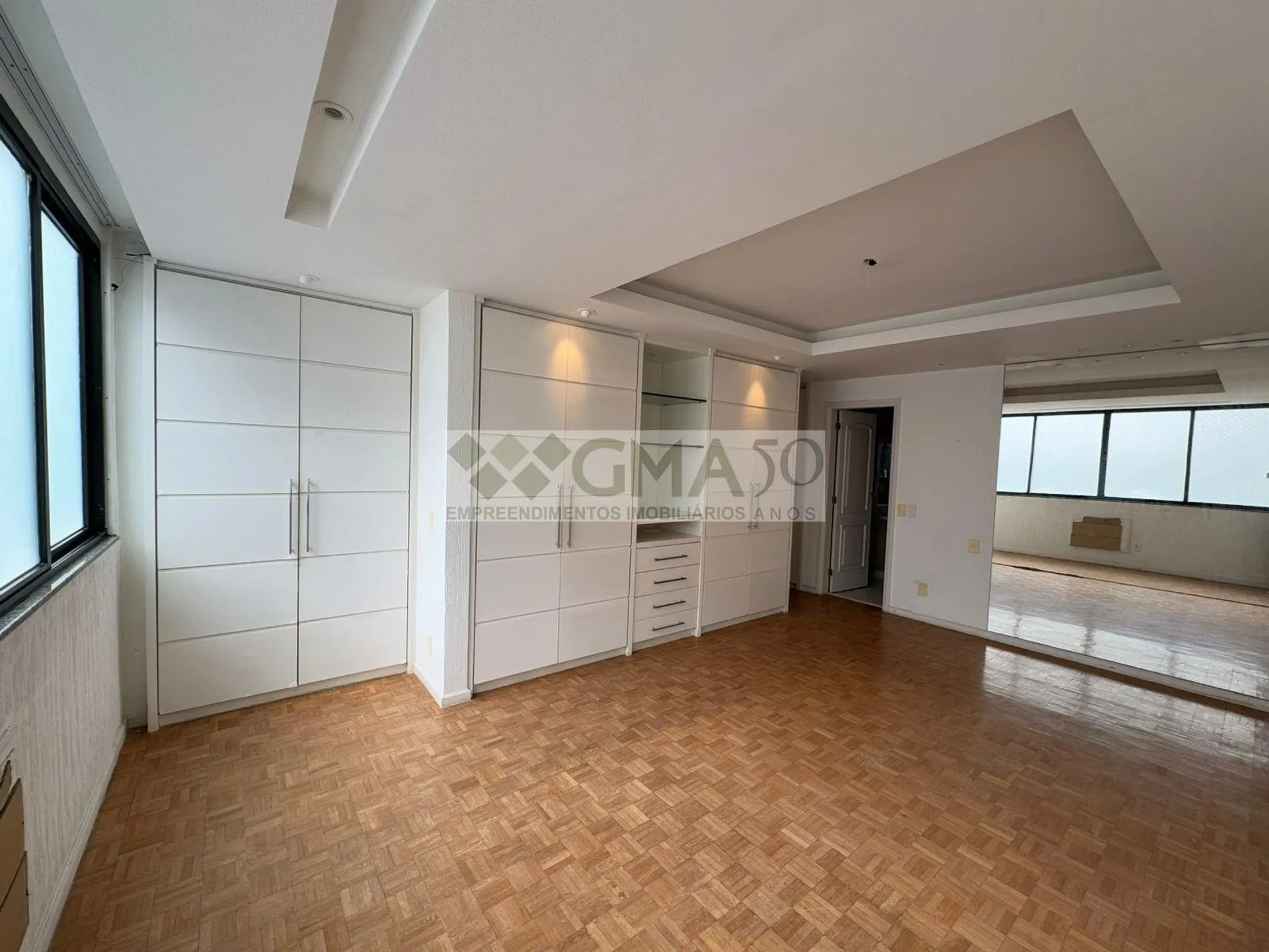 Apartamento com 4 quartos e 4 banheiros, com varanda — photo 14