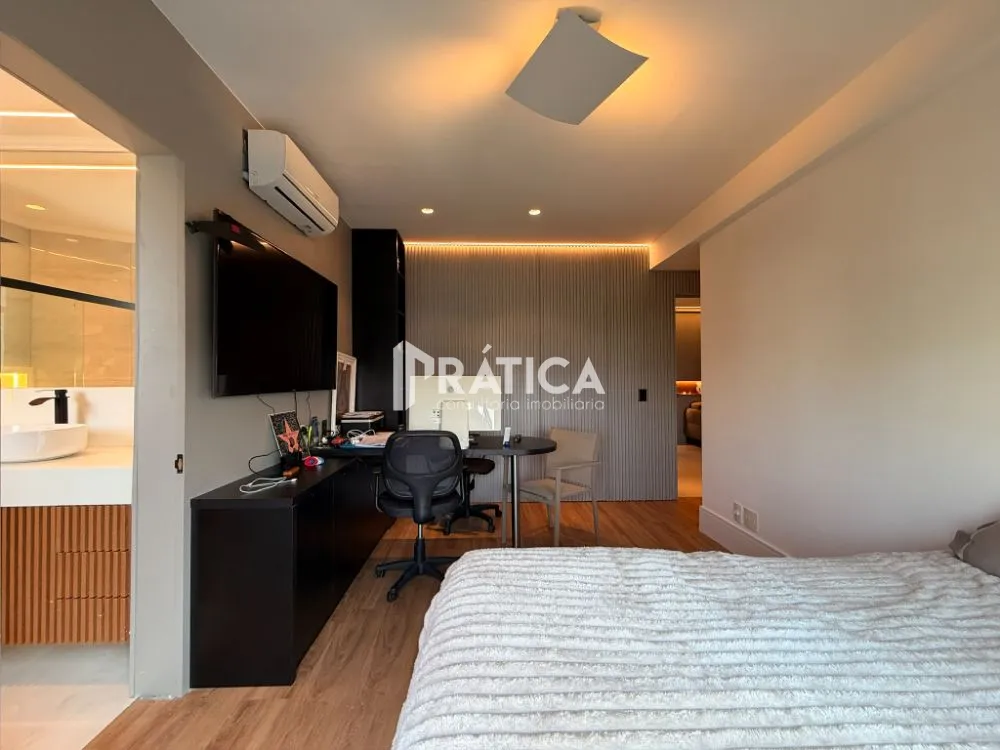 4-bedroom apartment with 5 bathrooms — photo 18