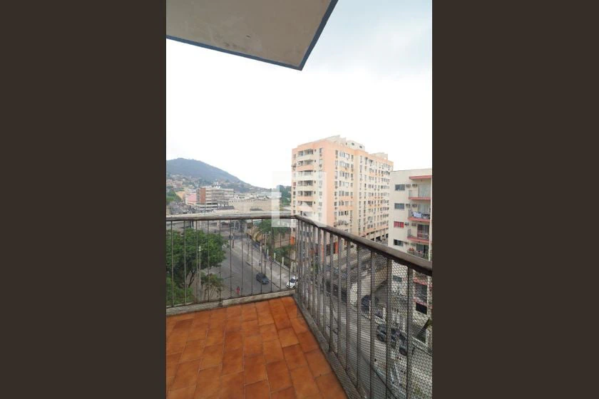 Apartamento de 3 dormitorios, 80 m² y balcón — photo 30
