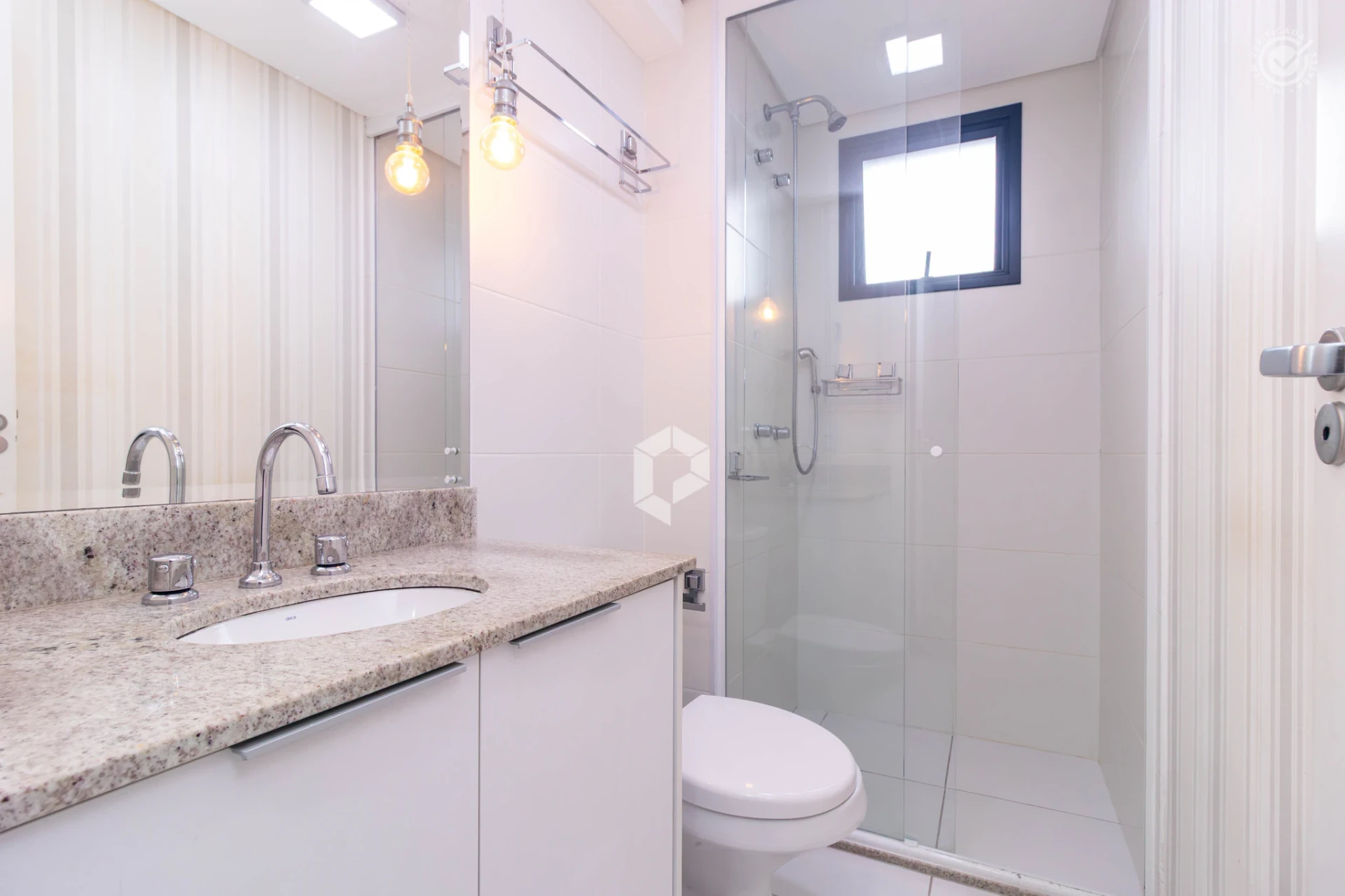 2-bedroom apartment with a dryer in Curitiba — photo 12