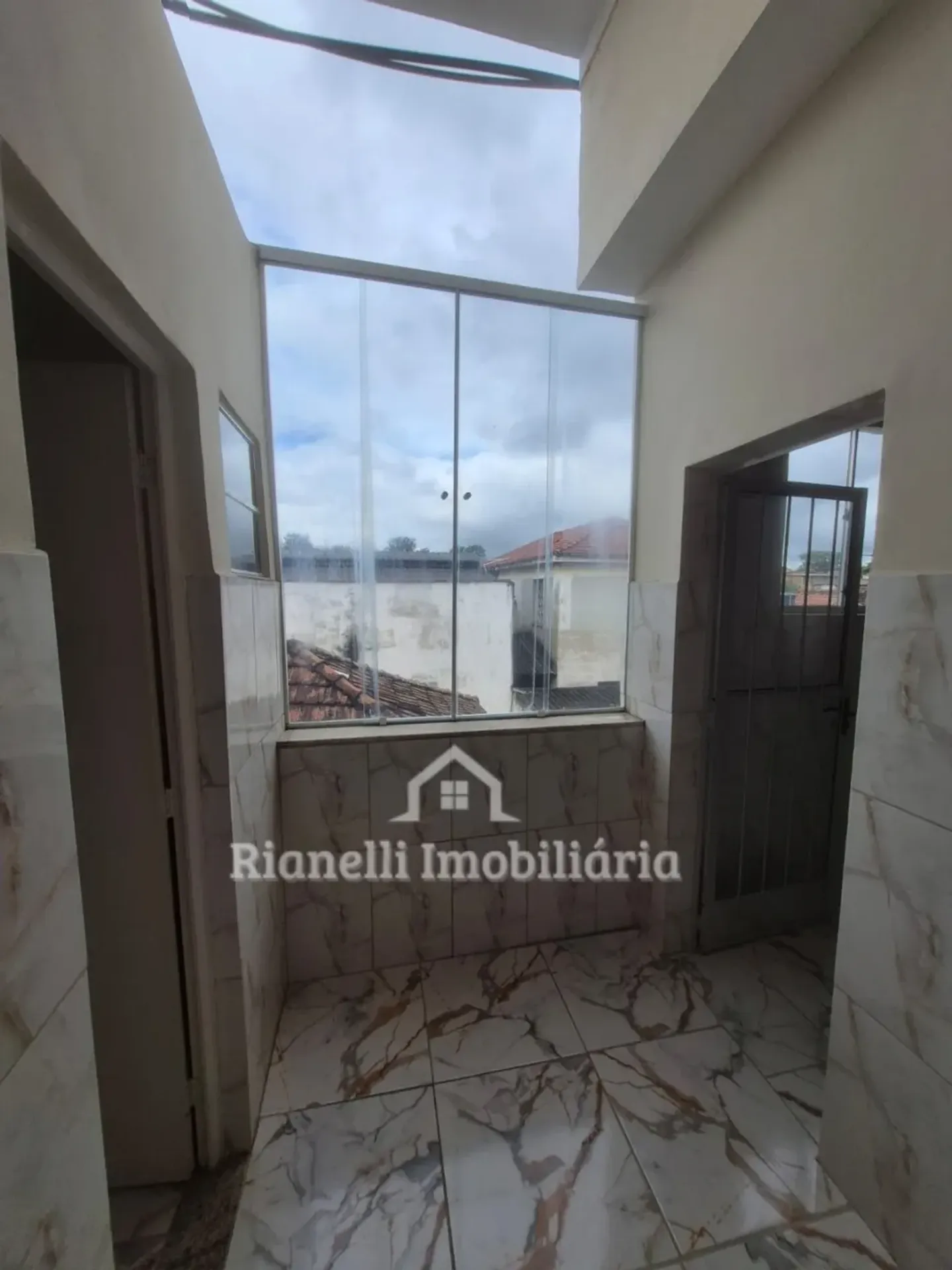 Apartment, 65 m², with wood or laminate floors — photo 5