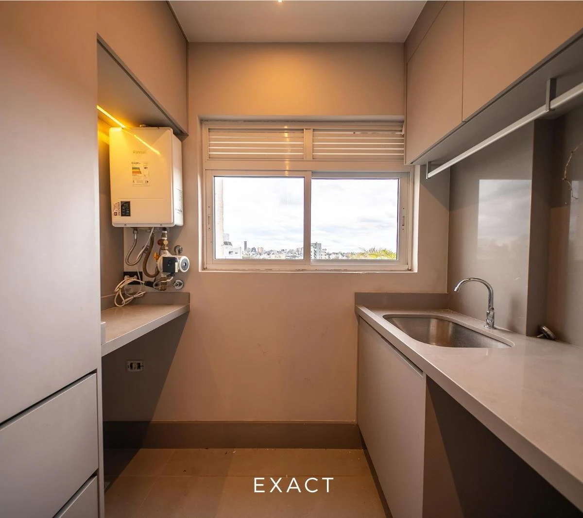 3-bedroom apartment in a building with a gym — photo 22