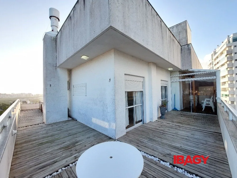 Furnished 145 m² apartment with 3 bedrooms and 2 parking — photo 18