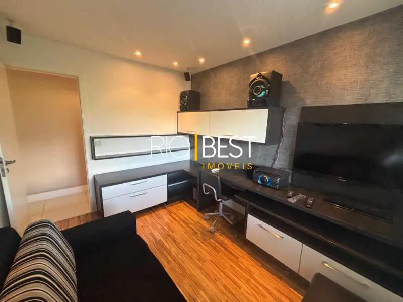 Furnished 3-bedroom apartment with balcony — photo 7