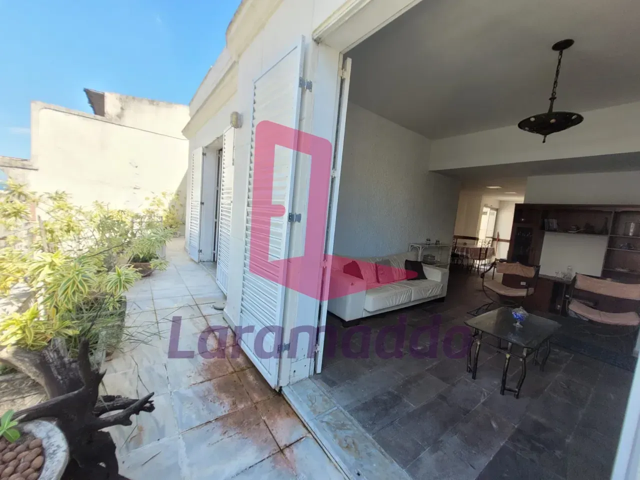 210 m² apartment with 5 bedrooms and 3 bathrooms — photo 12