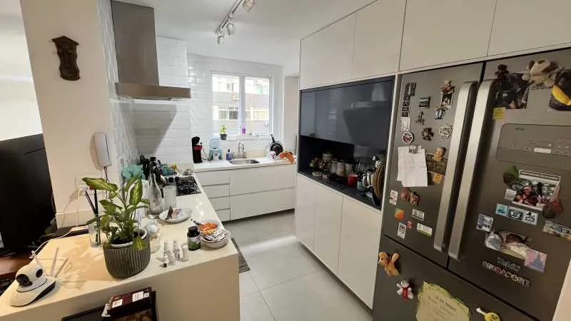 Furnished 3-bedroom apartment with 3 bathrooms — photo 10