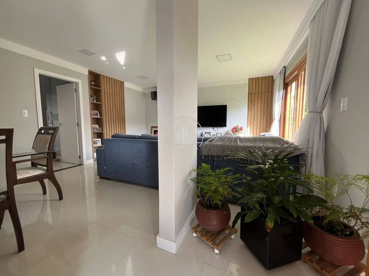 Furnished house with open-plan gas kitchen and pool
