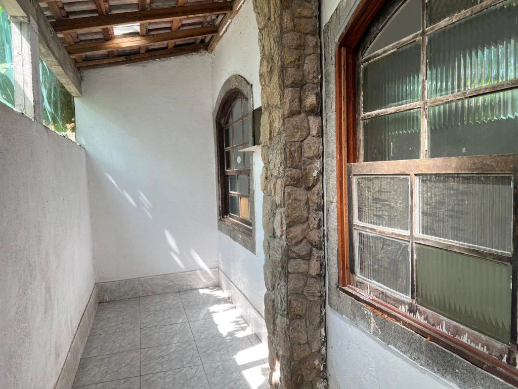 Rental house with 3 bedrooms, 2 suites, and balcony — photo 12