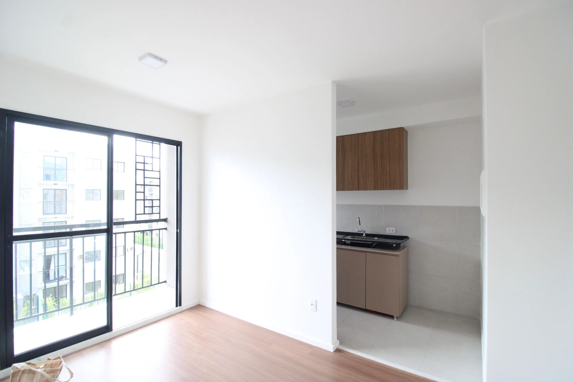 Apartamento para alugar com 2 quartos e varanda — photo 4