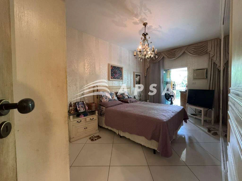Furnished 208 m² apartment with 3 bedrooms and 2 parking spots — photo 9