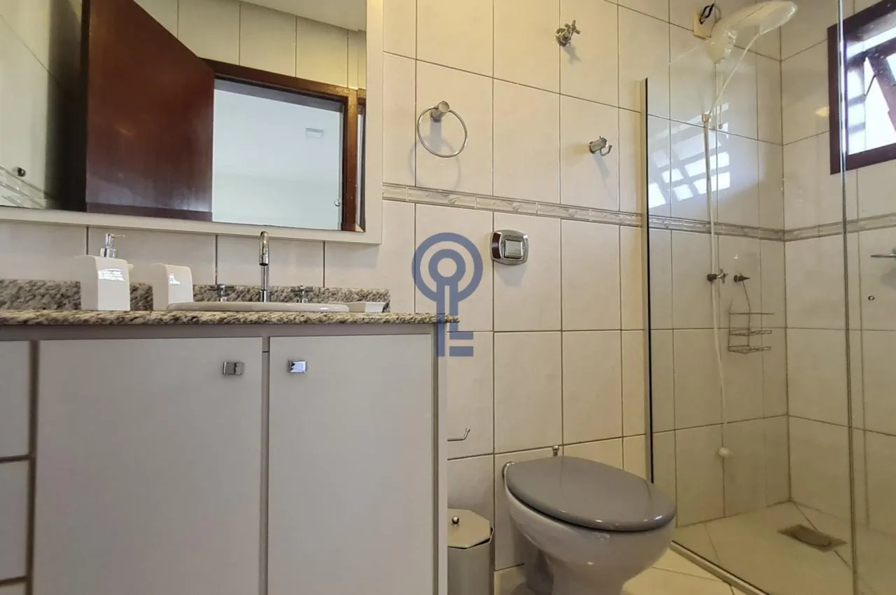 Дом с 6 спальнями и кухней открытой планировки — photo 36