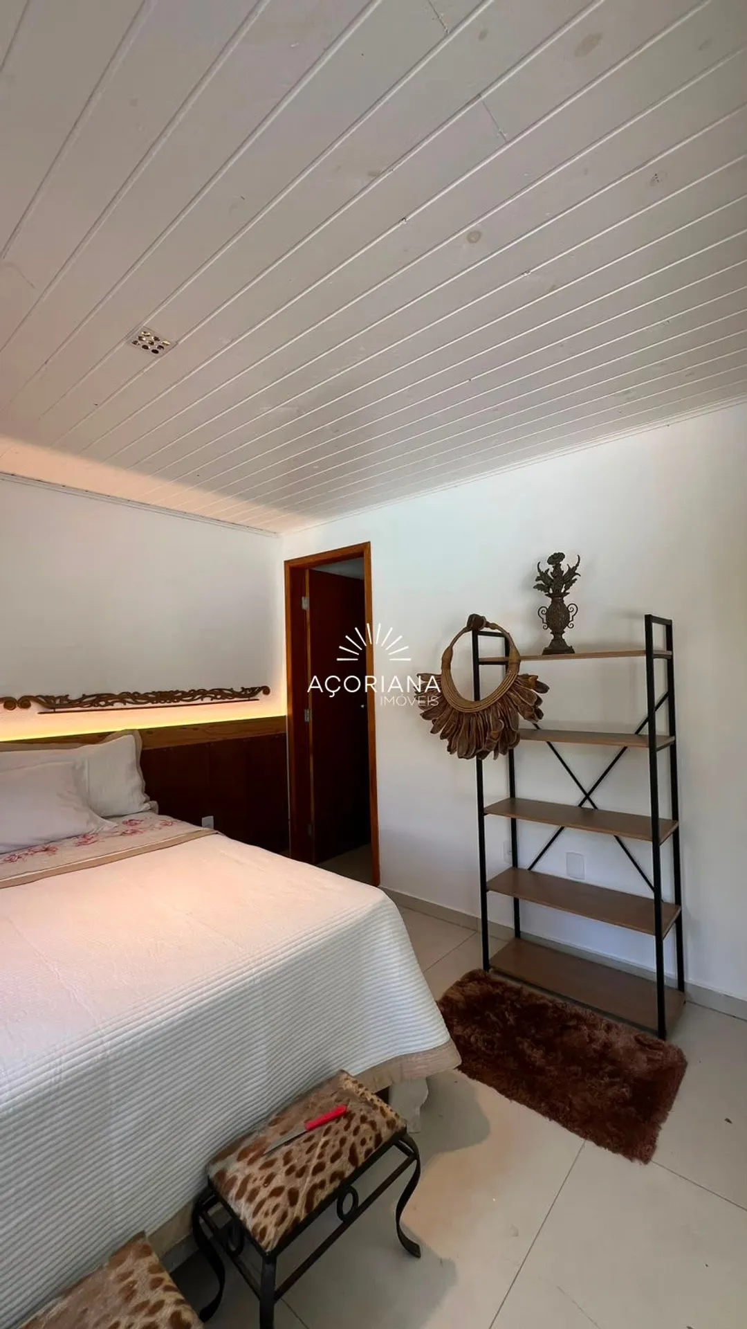 Furnished 600 m² house with 5 bedrooms and an integrated kitchen — photo 31