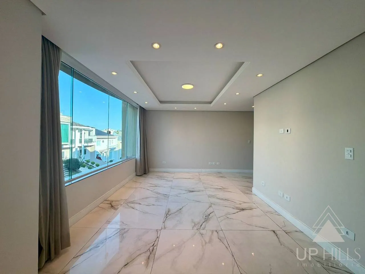 Casa com 3 suítes e cozinha aberta com fogão a gás — photo 21