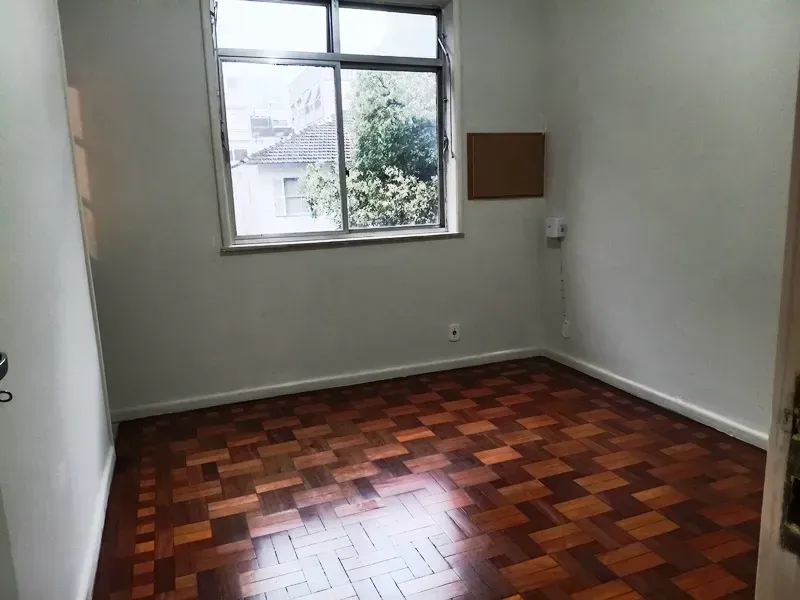 72 m² rental apartment with 2 bedrooms and glass balcony — photo 15