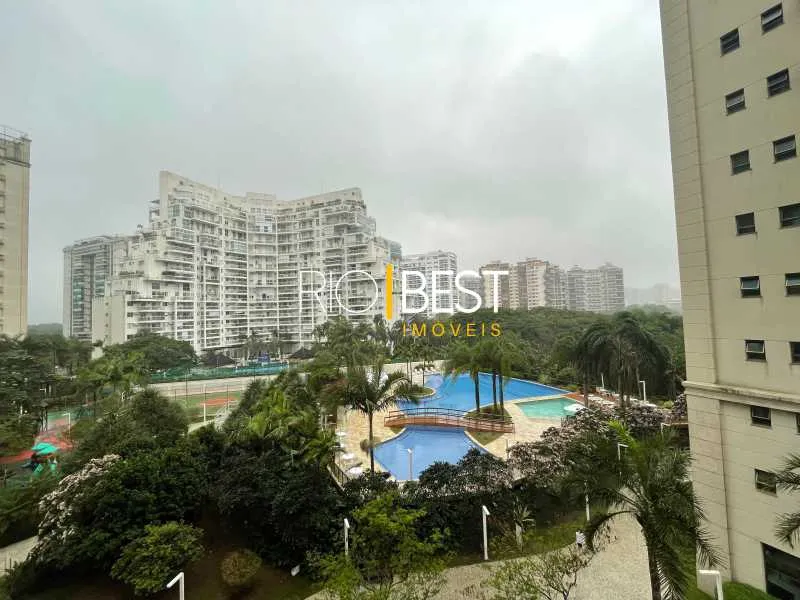 Apartamento de 4 quartos com cozinha integrada ao living — photo 17