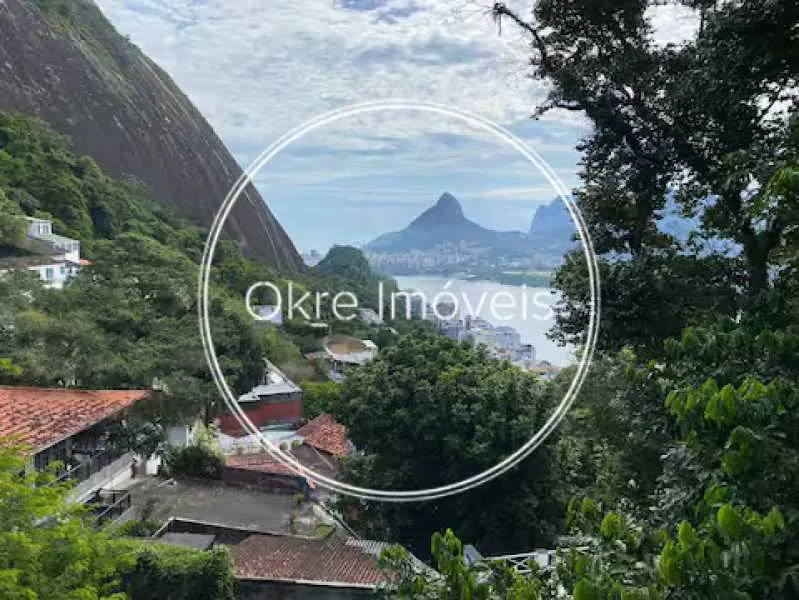 Casa com 6 quartos e 950 m², 2 vagas e cozinha fechada — photo 2