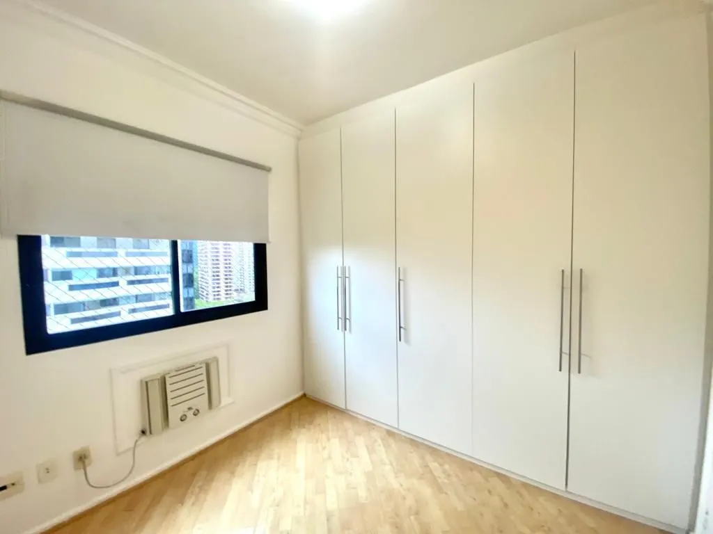 Apartment on the 13th floor with a bathtub — photo 5