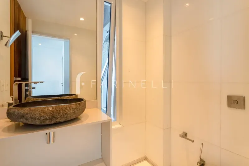 Furnished house with 5 bedrooms and open-plan kitchen — photo 23