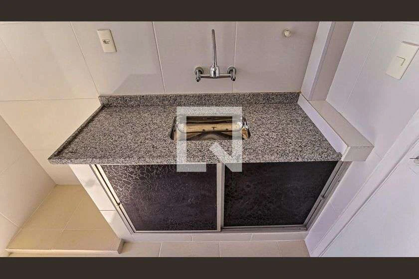 Apartamento com 2 quartos, 2 banheiros e 65 m² — photo 9