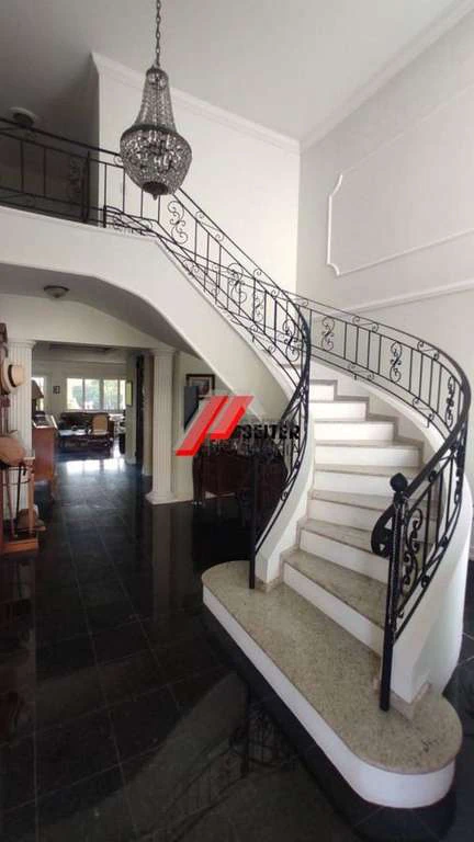 House with 5 bedrooms and a separate kitchen — photo 5