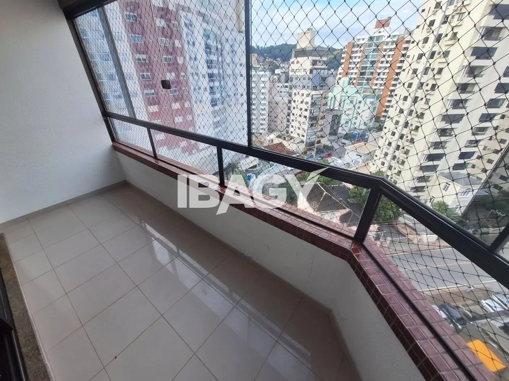 170 m² unfurnished apartment with 3 bedrooms and suite — photo 20