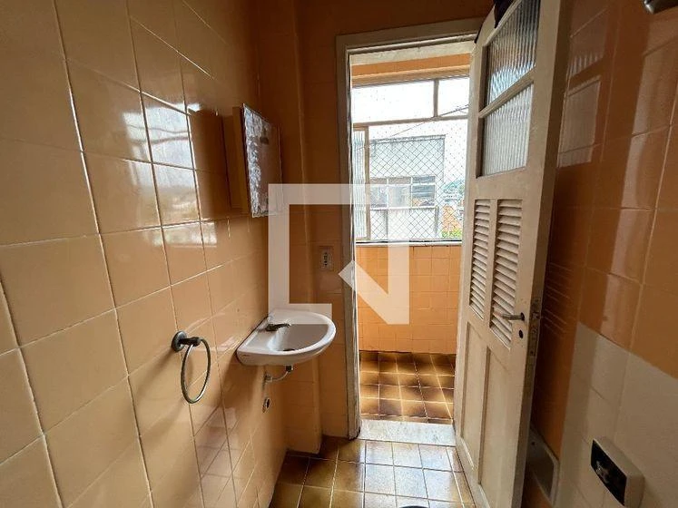 3-bedroom apartment with a washing machine — photo 40