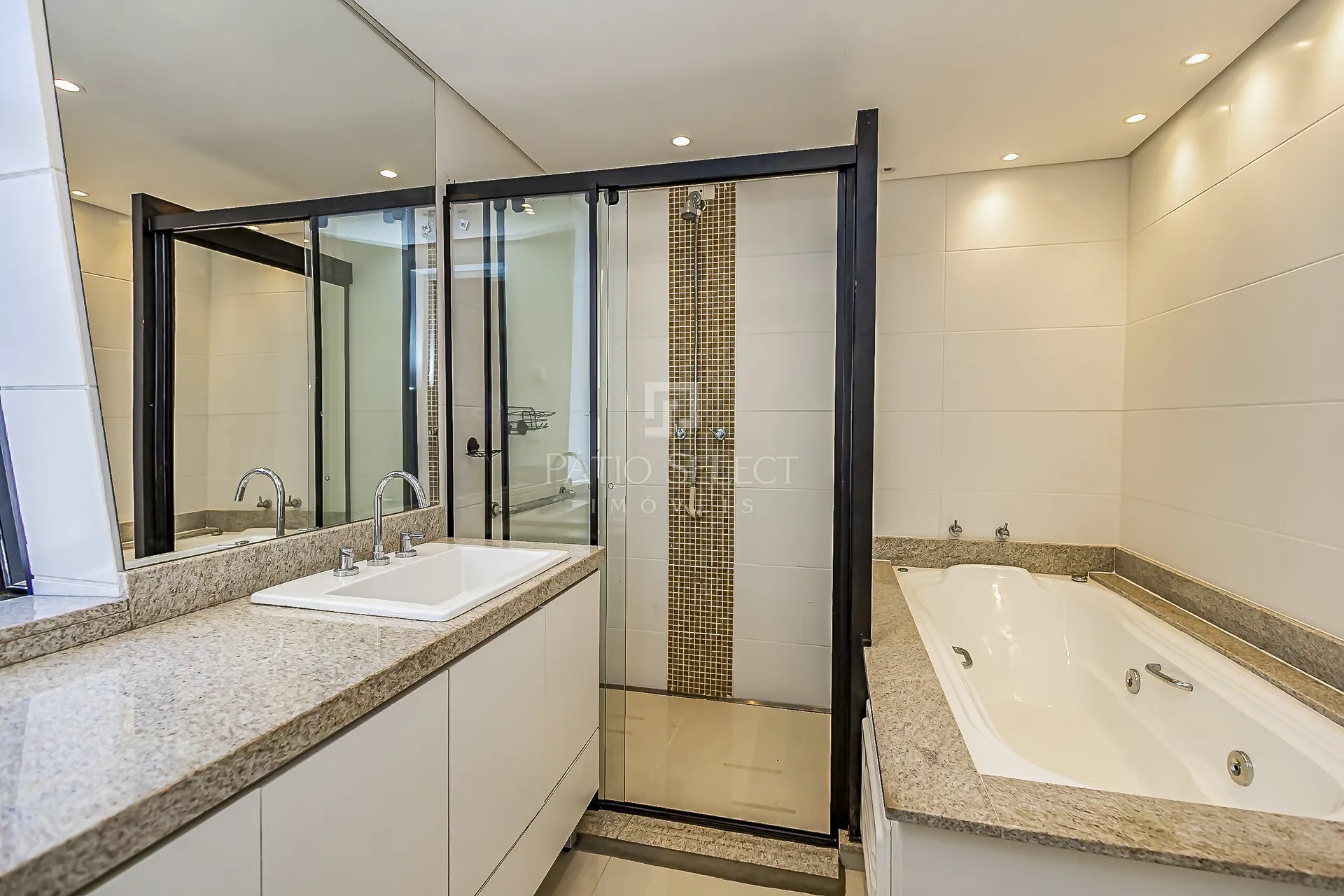 Ванна и 2 спальни: квартира 412 м² — photo 47