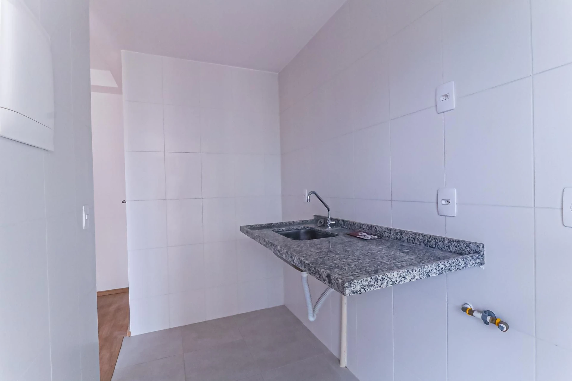 Apartamento de 2 quartos em condomínio com piscina — photo 21