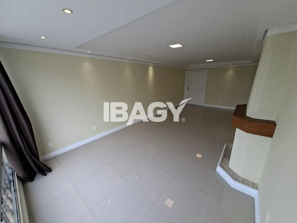 Apartamento de 4 dormitorios con chimenea y 1 suite — photo 11
