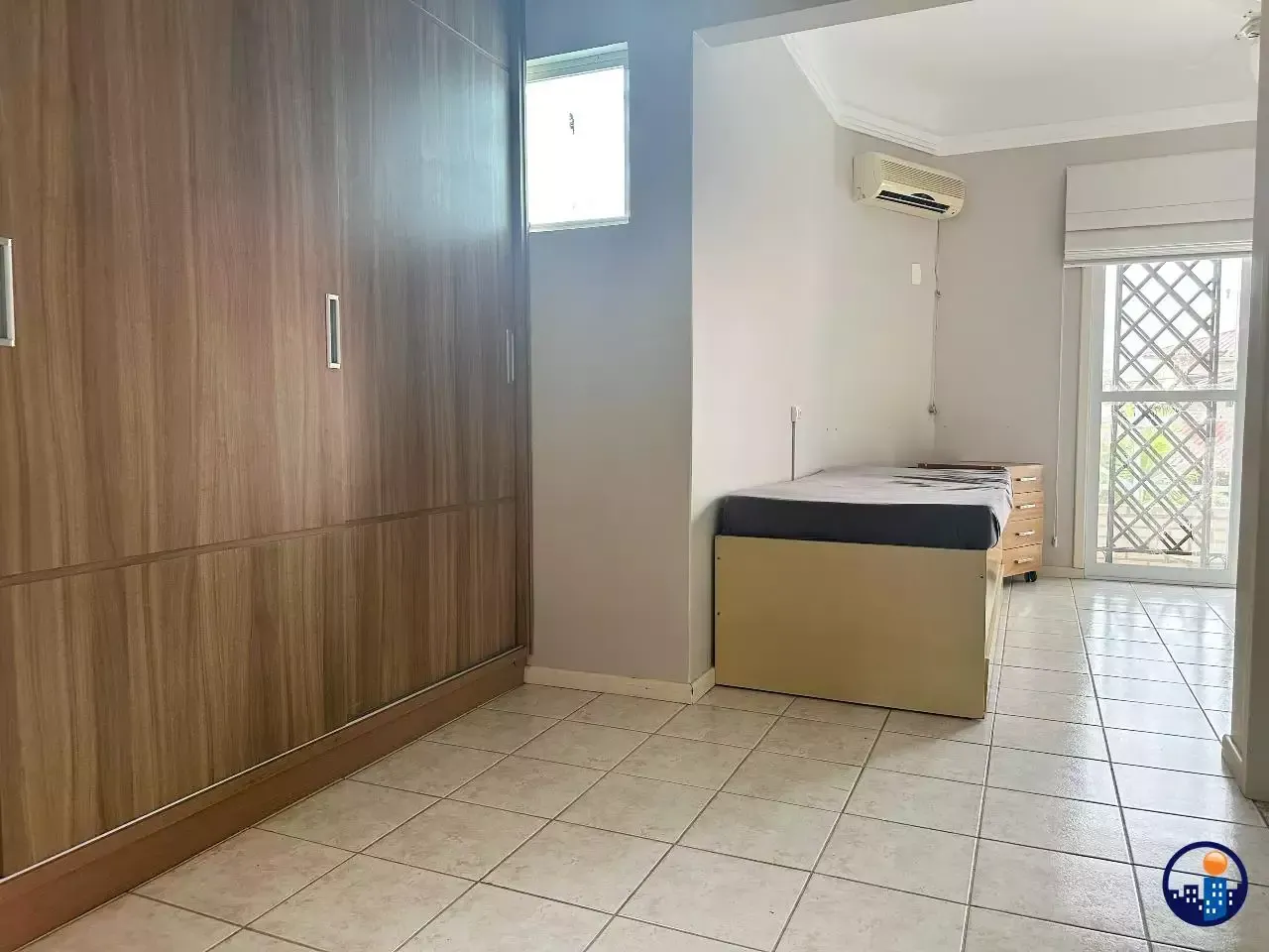 Furnished house with 3 bedrooms and 400 m² in a gated community — photo 8