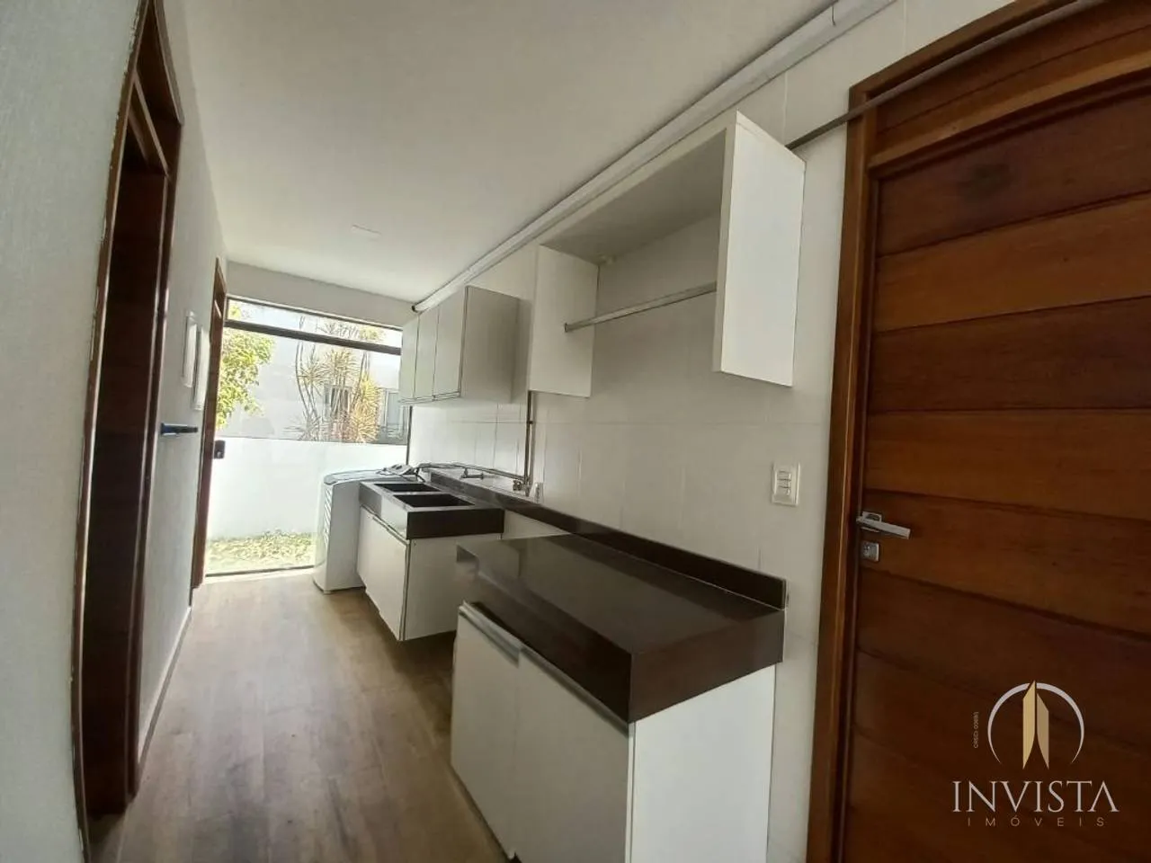 Furnished house, 481 m², with floor-to-ceiling windows — photo 67