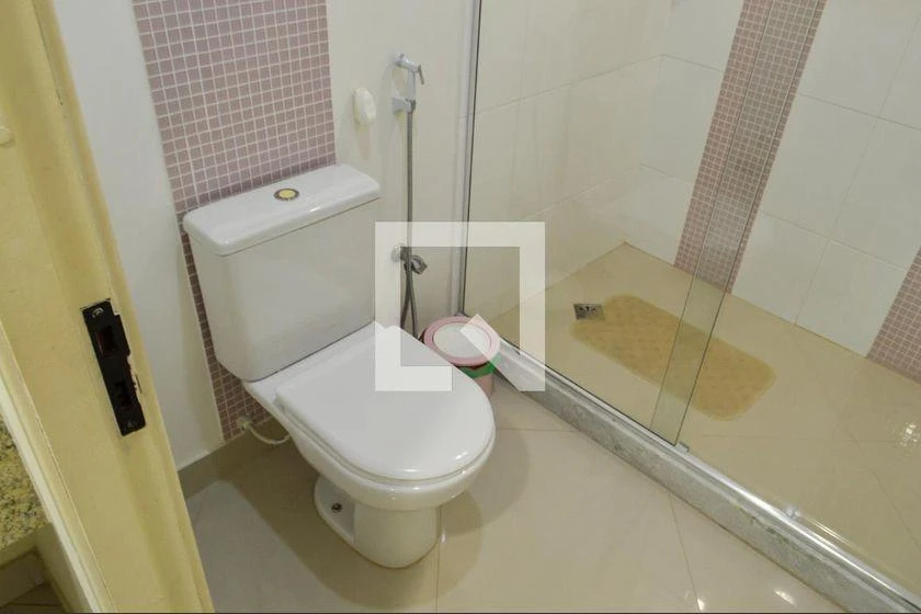 House with 5 bedrooms, balcony and 650 m² — photo 43