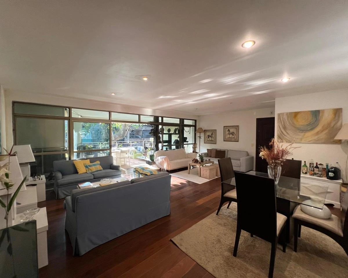 Furnished 170 m² apartment with 4 en-suite suites — photo 12