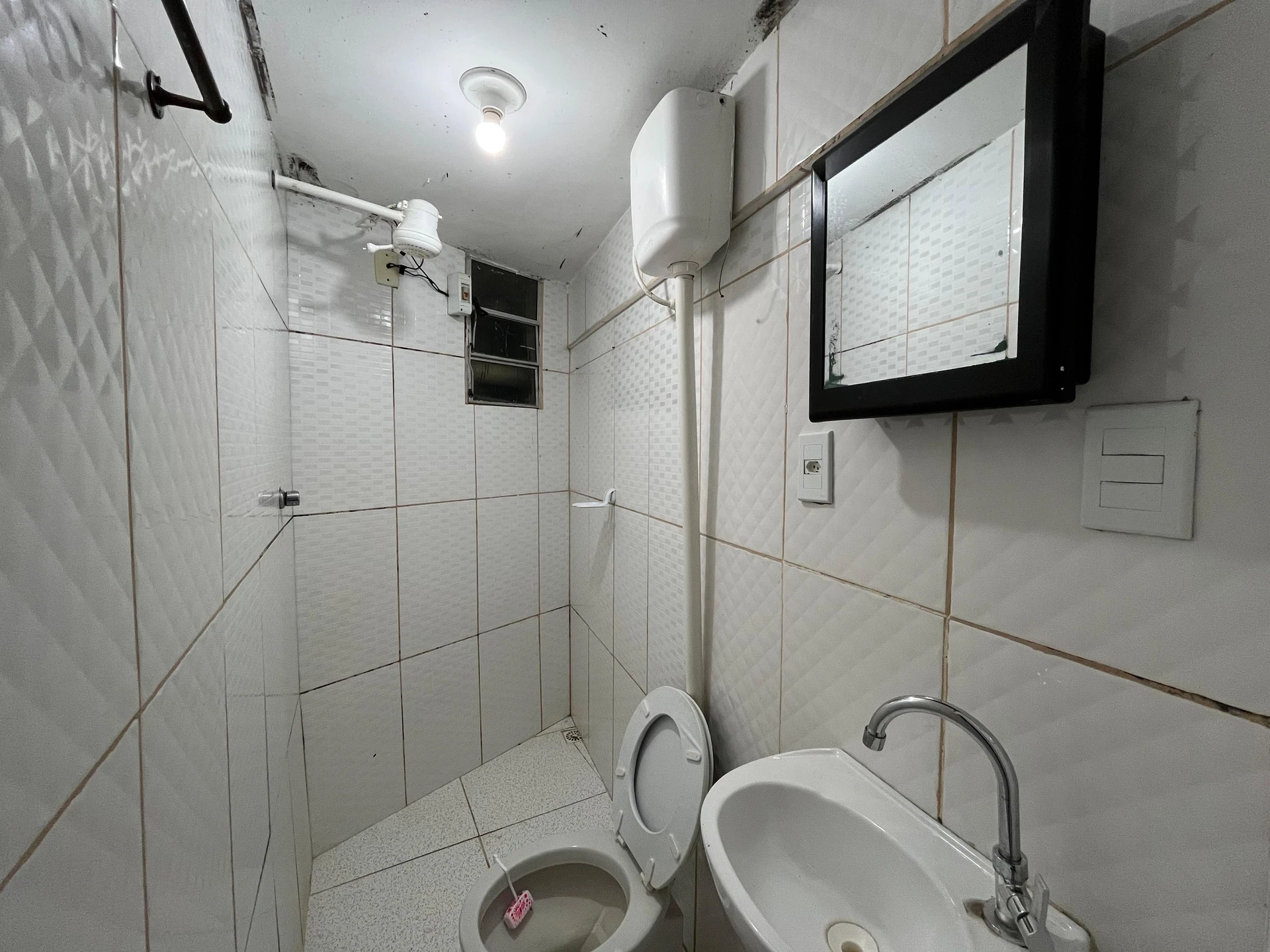 Casa de 1 quarto com cozinha compacta e área de serviço — photo 5