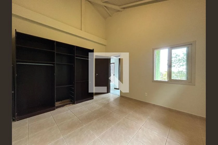 House with 5 bedrooms and a private garden — photo 6