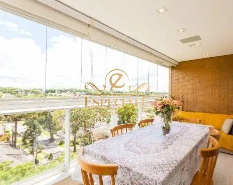 Apartment with 3 en-suite bedrooms and glass balcony — photo 10