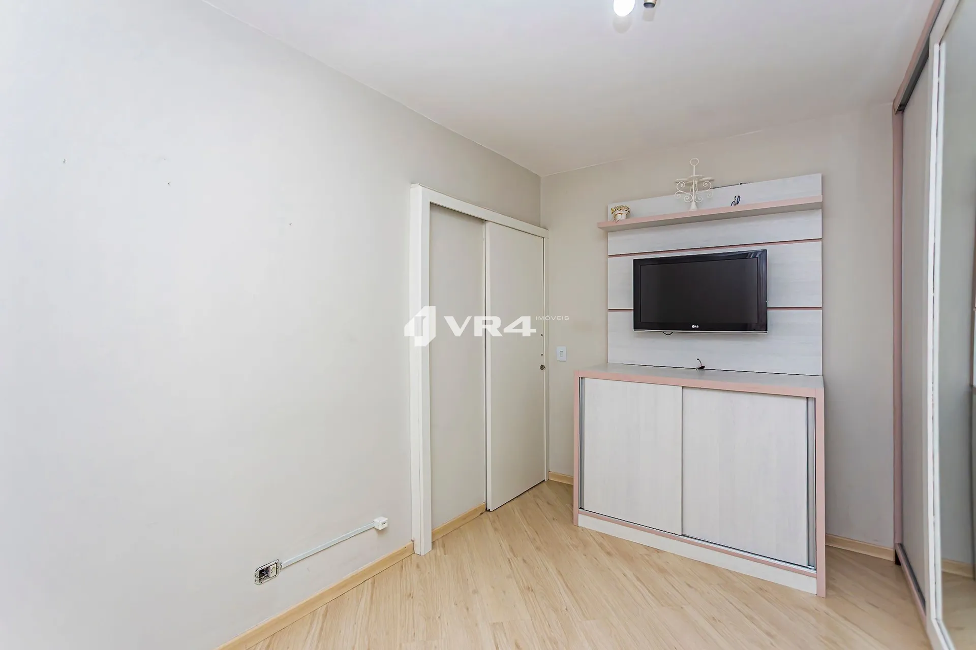 2-bedroom apartment with a washing machine — photo 20