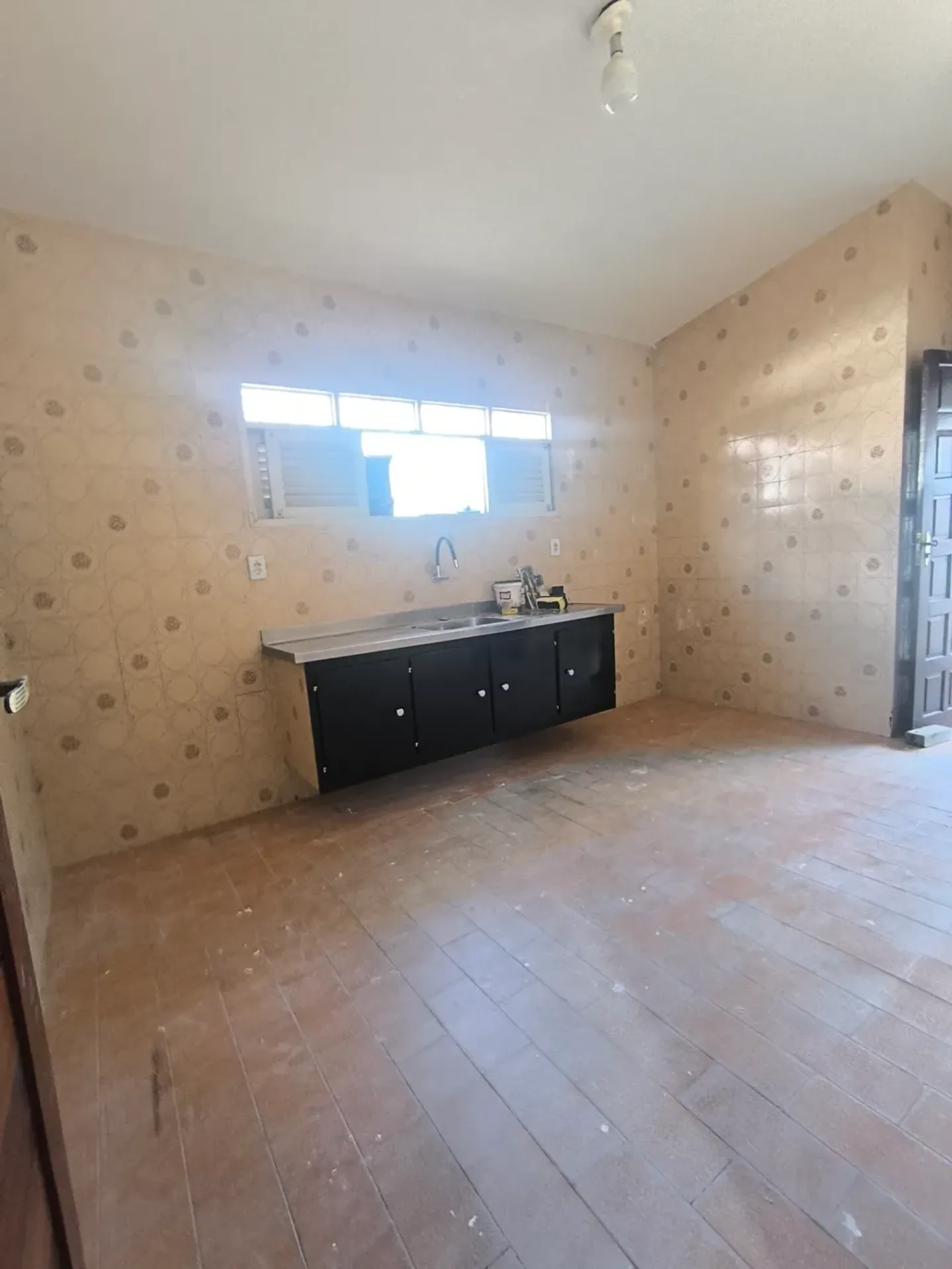 House, 300 m², with a grill on the balcony — photo 15