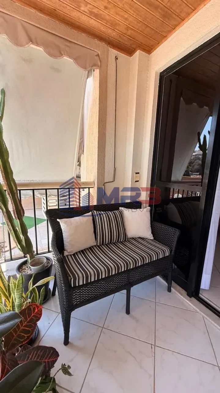 Balcony with a grill in a 2-bedroom apartment, 60 m² — photo 6