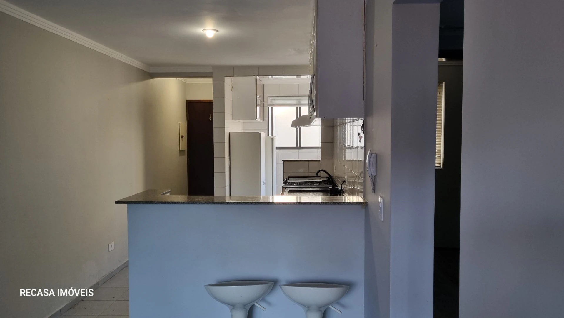 2-bedroom apartment with a washing machine in Curitiba — photo 12