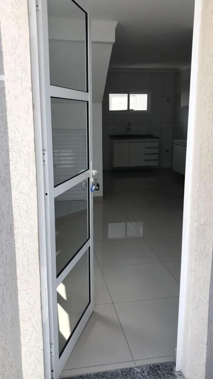 Balcony with a grill in a 2-bedroom apartment, 68 m² — photo 20