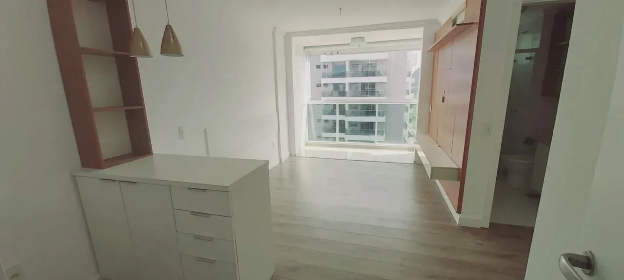 Apartamento, 80 m², com janelas do piso ao teto — photo 12