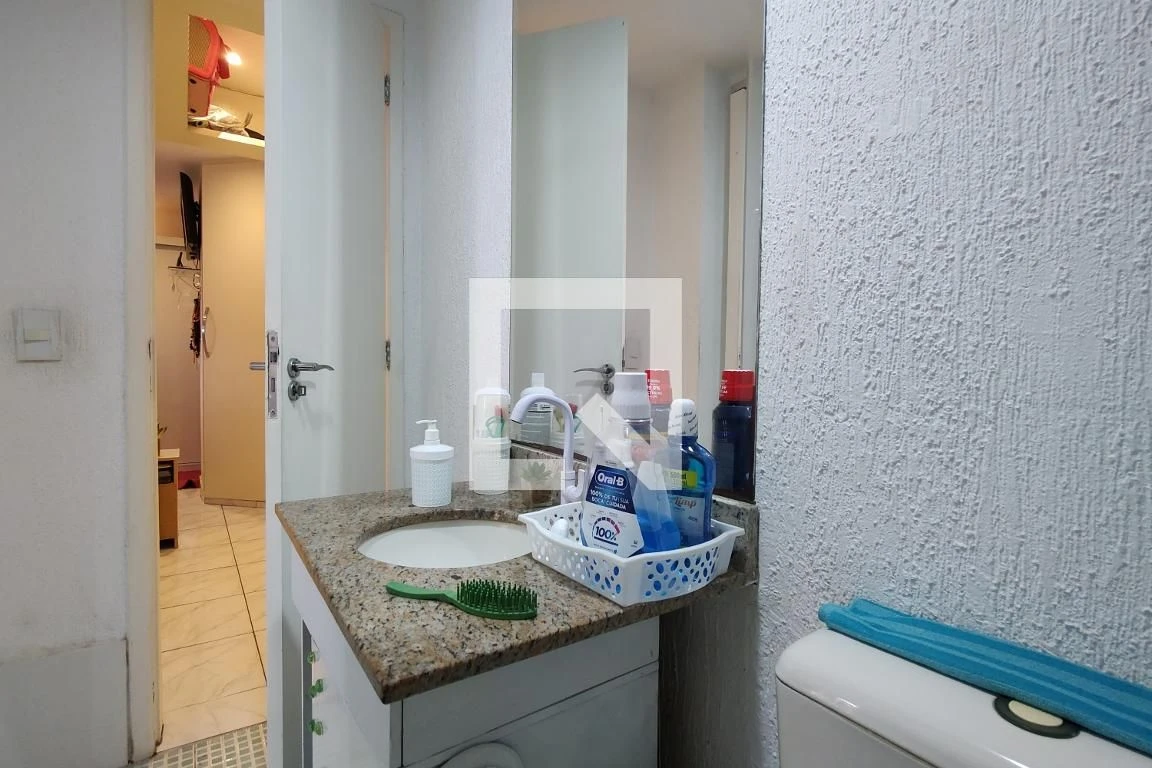 Glass-enclosed balcony in a 3-bedroom apartment, 155 m² — photo 70