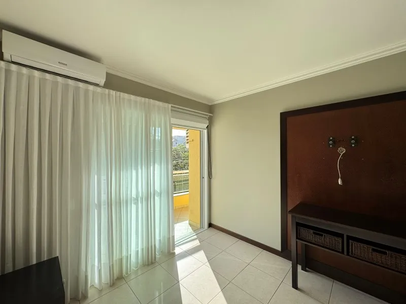 Furnished apartment, 124 m², with floor-to-ceiling windows — photo 35