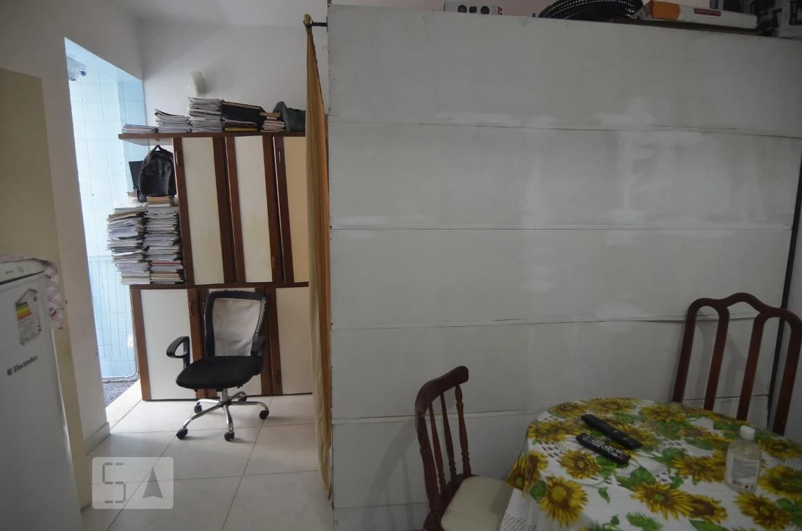 Furnished 1-bedroom apartment with a gas stove kitchen — photo 16