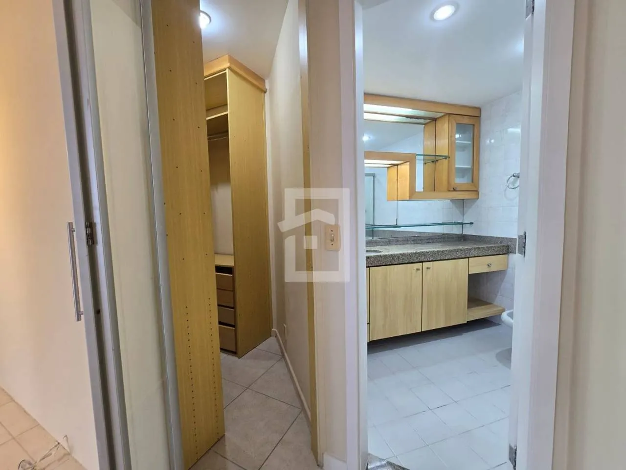 Ванна та 3 спальні: квартира 193 м² — photo 48